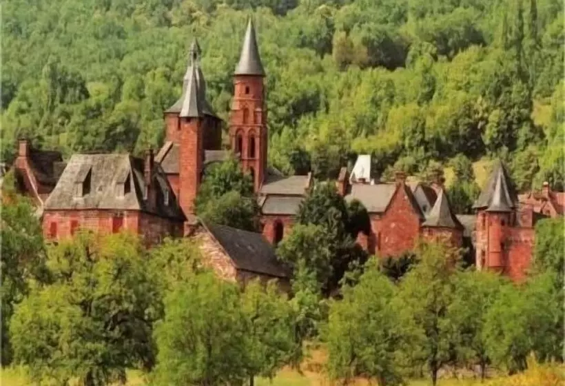 ホテル Auberge De La Xaintrie