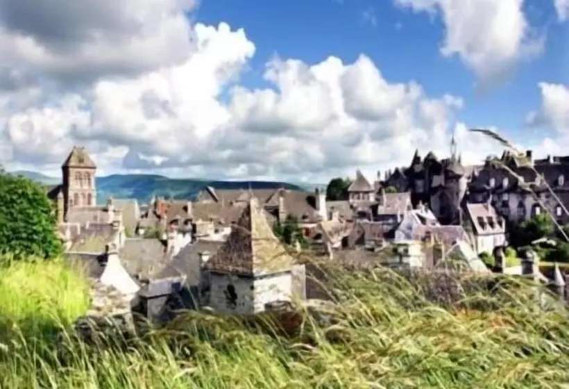 ホテル Auberge De La Xaintrie