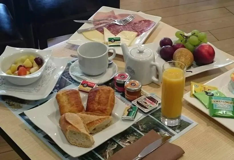 ホテル Auberge De La Xaintrie