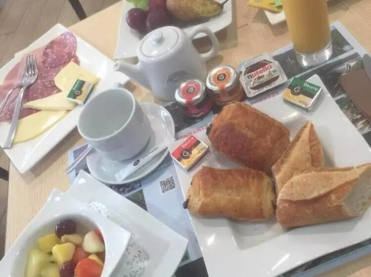 ホテル Auberge De La Xaintrie