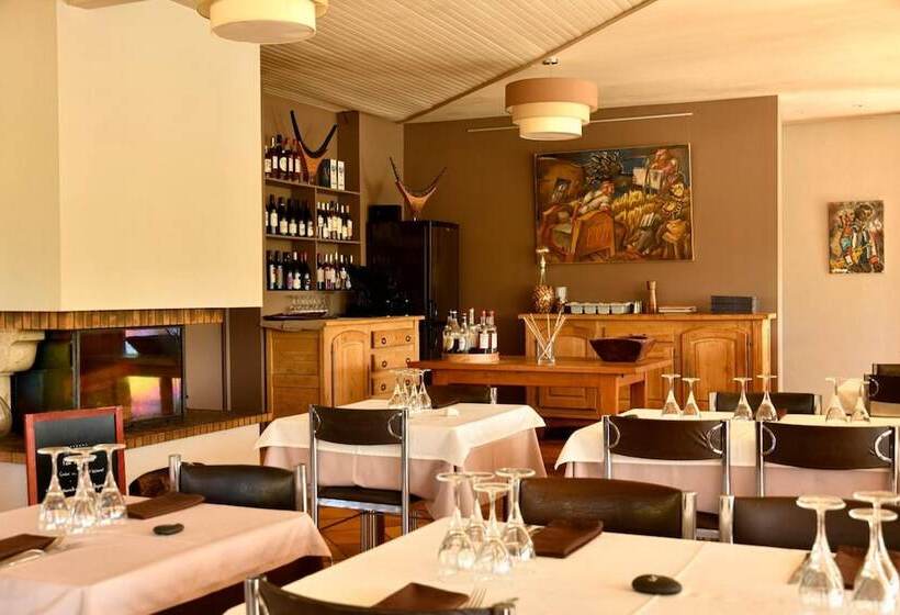 فندق Logis Hôtel & Restaurant Le Pardaillan