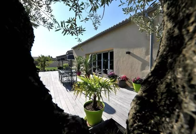 Hotelli Logis  Hôtel Spa Restaurant L Epicurial