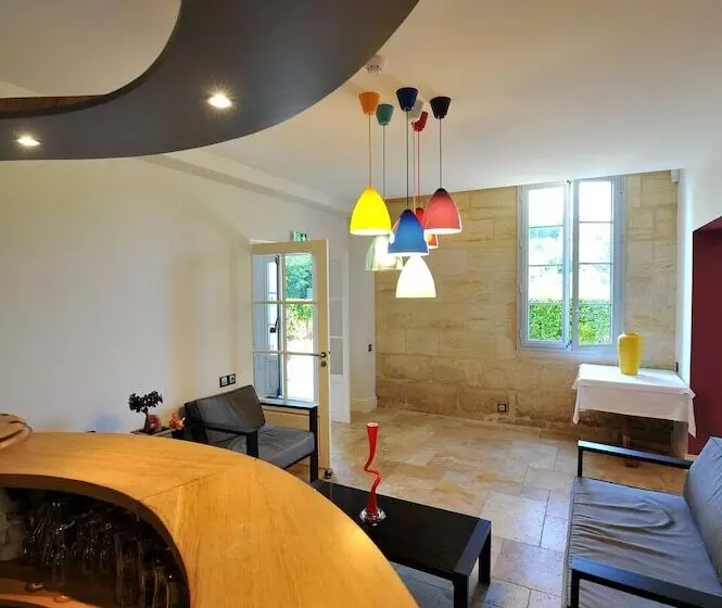 Hotelli Logis  Hôtel Spa Restaurant L Epicurial