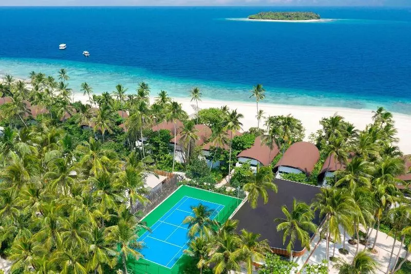 هتل The Westin Maldives Miriandhoo Resort