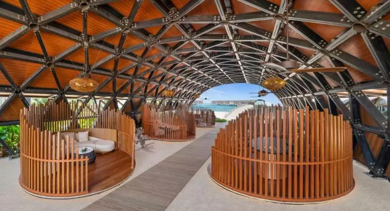 هتل The Westin Maldives Miriandhoo Resort