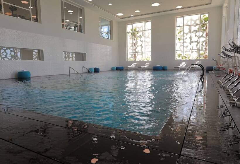 ホテル The View Bouznika