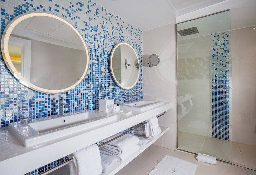 ホテル The View Bouznika