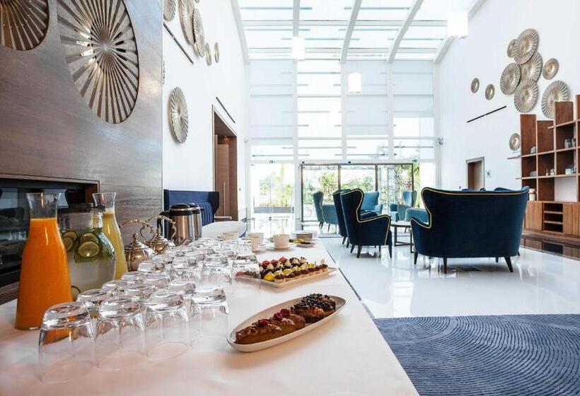 ホテル The View Bouznika