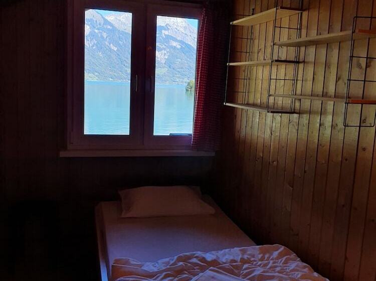Lake Lodge Hostel