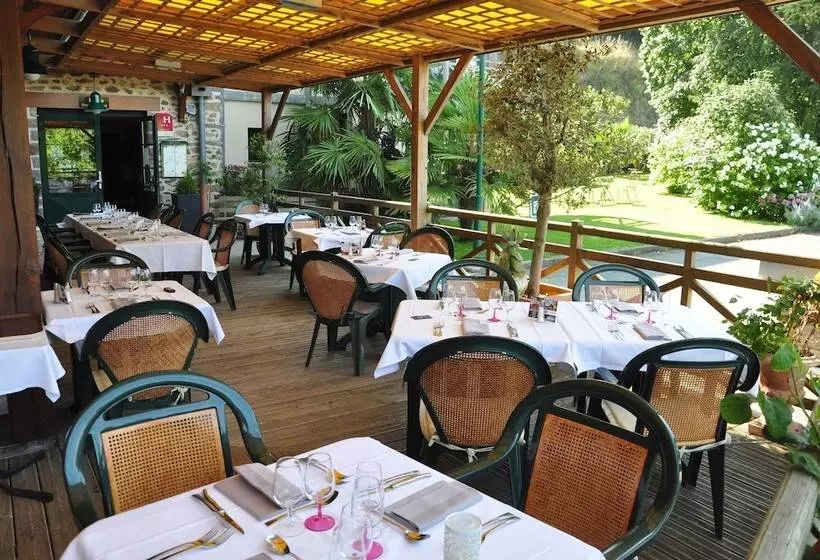 Otel Logis Hôtel Restaurant Beau Rivage