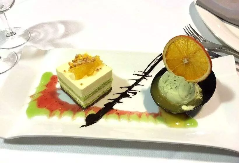 Otel Logis Hôtel Restaurant Beau Rivage