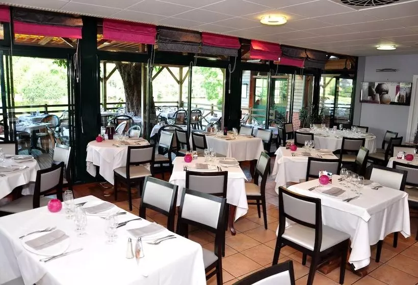 Otel Logis Hôtel Restaurant Beau Rivage