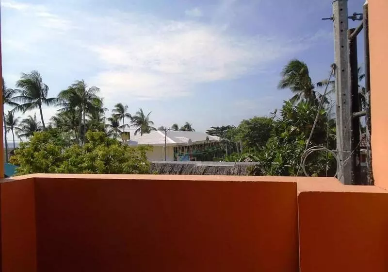 ペンション N & F Guest House