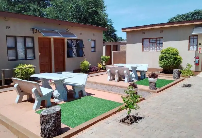 پانسیون African Inn