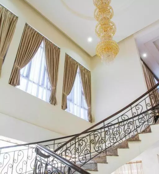 Bahamas Hotel & Resort