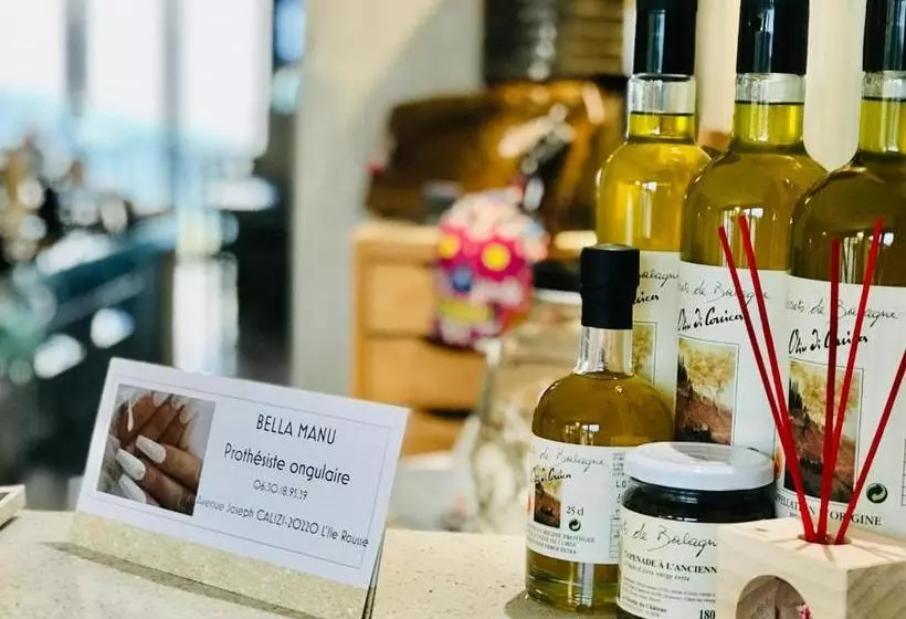 هتل L Auberge Sant Antone