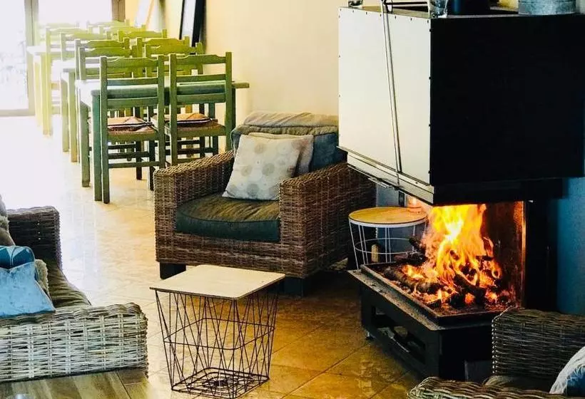 هتل L Auberge Sant Antone