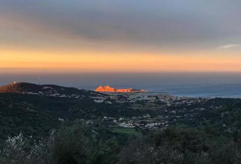 هتل L Auberge Sant Antone