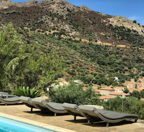 هتل L Auberge Sant Antone