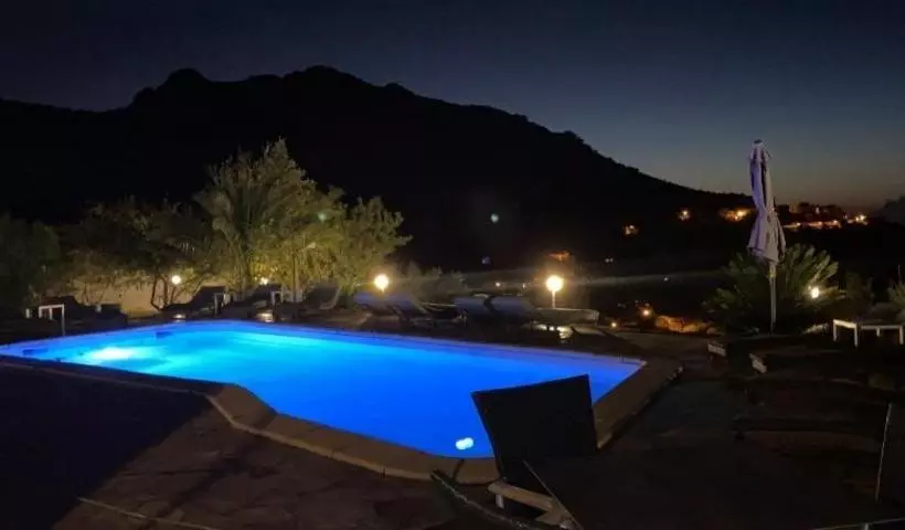 هتل L Auberge Sant Antone