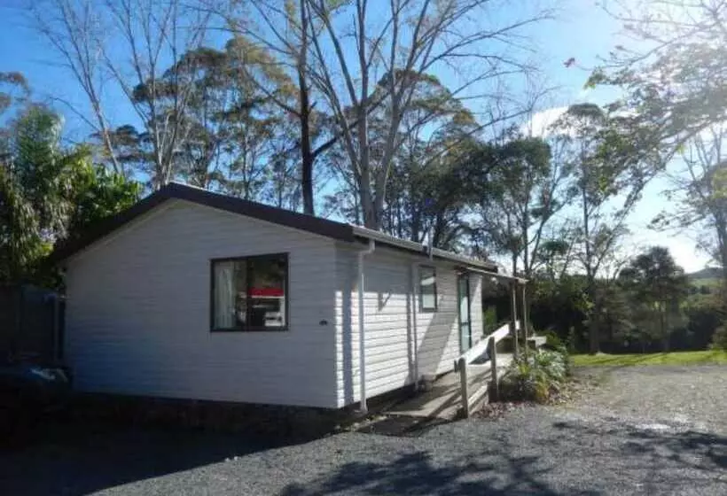 هتل Bay Of Islands Holiday Park