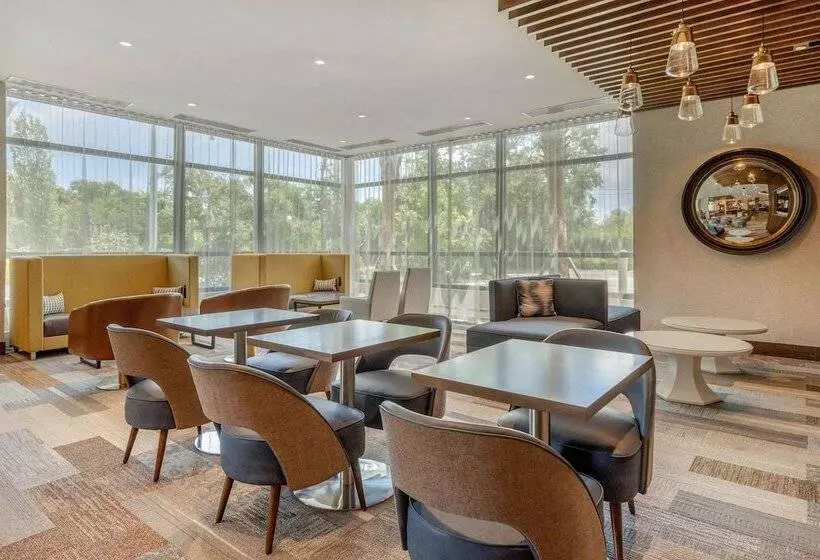 Cambria Hotel Charleston Riverview