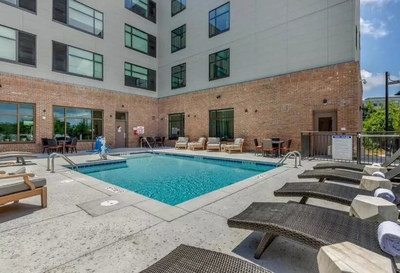 Cambria Hotel Charleston Riverview
