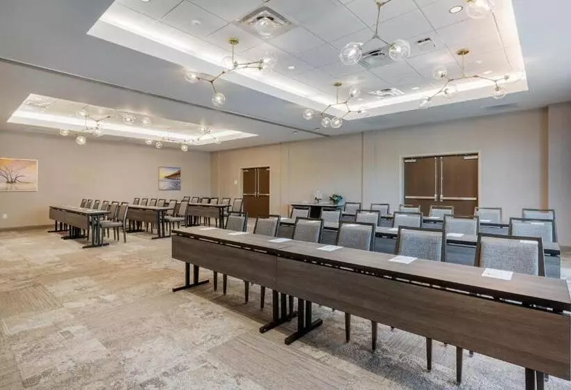 Cambria Hotel Charleston Riverview