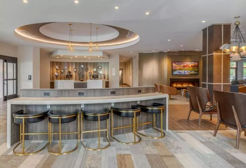Cambria Hotel Charleston Riverview