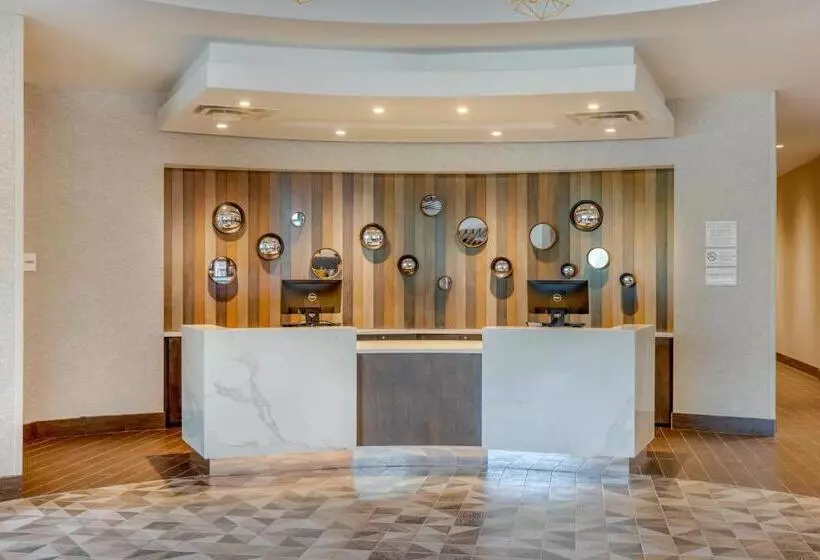 Cambria Hotel Charleston Riverview