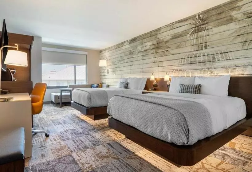 Cambria Hotel Charleston Riverview