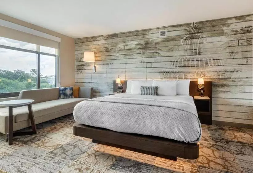 Cambria Hotel Charleston Riverview