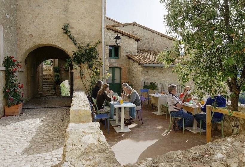 فندق Castello Di Postignano Relais