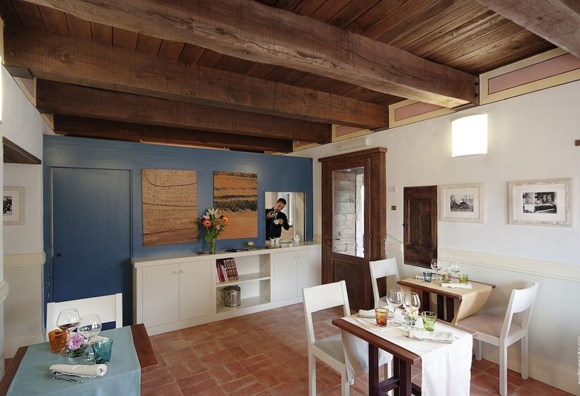 فندق Castello Di Postignano Relais