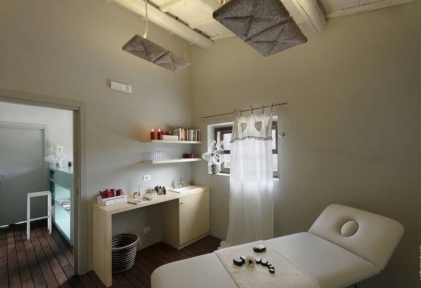 فندق Castello Di Postignano Relais