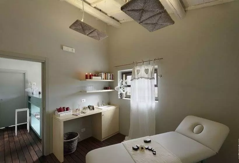 Hotelli Castello Di Postignano Relais