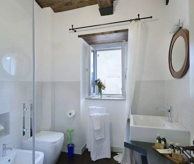 Hotelli Castello Di Postignano Relais