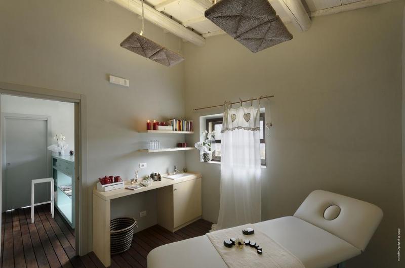 فندق Castello Di Postignano Relais