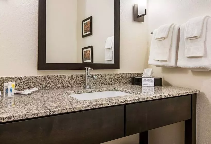 Hotelli Comfort Suites