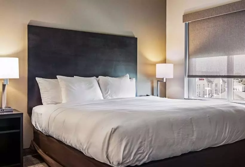 Hotelli Comfort Suites