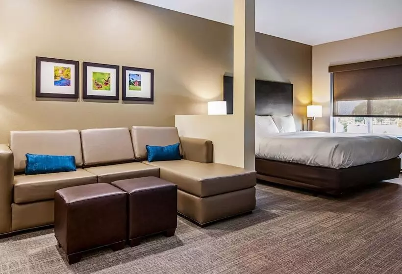 Hotelli Comfort Suites