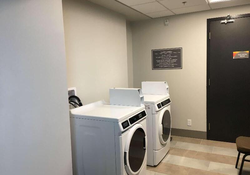 호텔 Glō Best Western Kanata Ottawa West