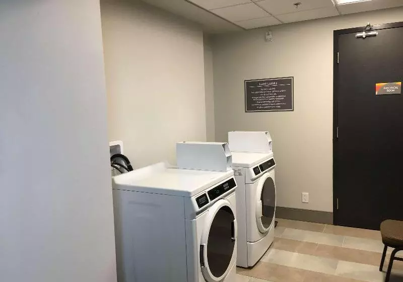 ホテル Glō Best Western Kanata Ottawa West