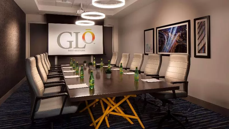 ホテル Glō Best Western Kanata Ottawa West