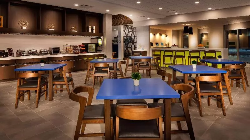 ホテル Glō Best Western Kanata Ottawa West