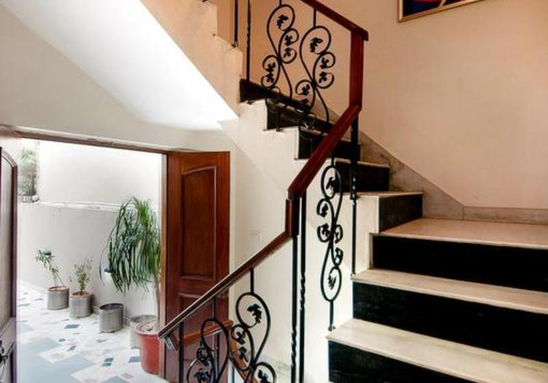 Hotel Golf View Residency