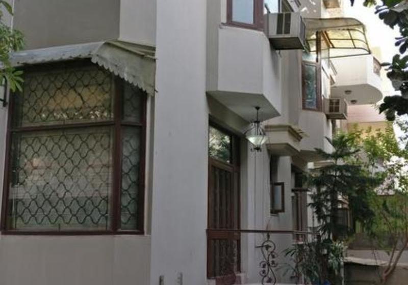 Hotel Golf View Residency