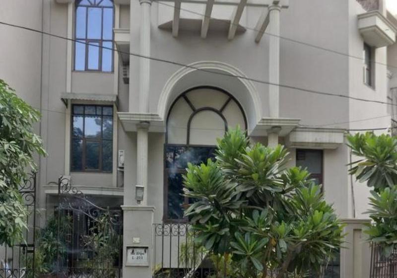 Hotel Golf View Residency