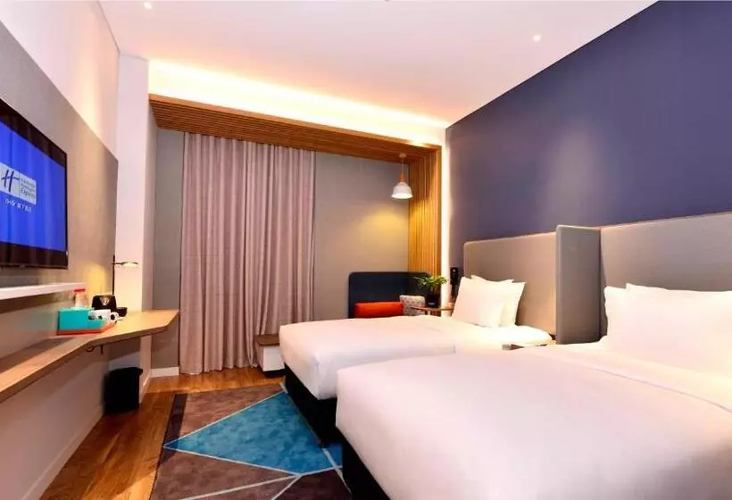 Hotelli Holiday Inn Express Luanchuan, An Ihg