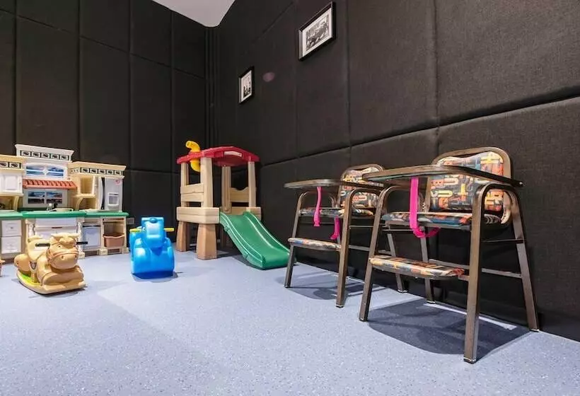 Hotelli Holiday Inn Express Luanchuan, An Ihg